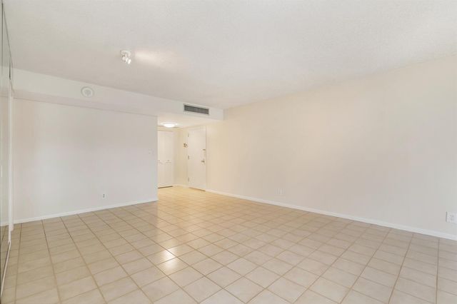 2000 Presidential Way 206, West Palm Beach, FL 33401