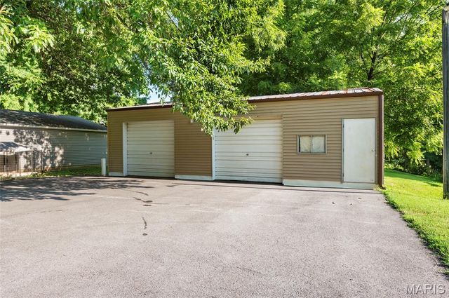 683 Glen Crossing Road, Glen Carbon, IL 62034