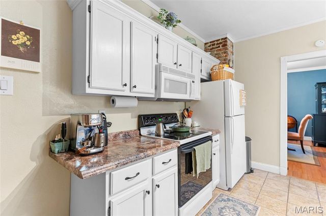 683 Glen Crossing Road, Glen Carbon, IL 62034