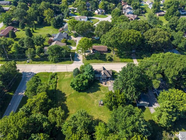 683 Glen Crossing Road, Glen Carbon, IL 62034