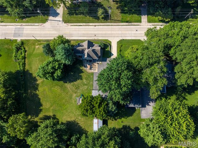 683 Glen Crossing Road, Glen Carbon, IL 62034
