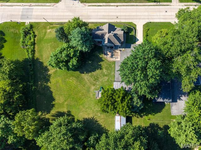 683 Glen Crossing Road, Glen Carbon, IL 62034