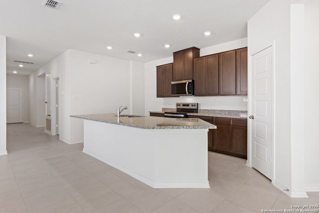 9306 DEVILS RIVER, Converse, TX 78109