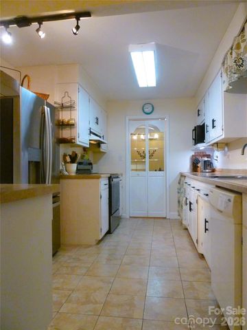 2698 Connestee Trail, Brevard, NC 28712