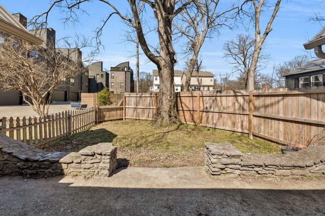 1525 Riverside Dr, Nashville, TN 37206