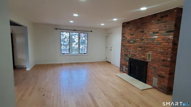 1380 Paradise Avenue, Hamden, CT 06514