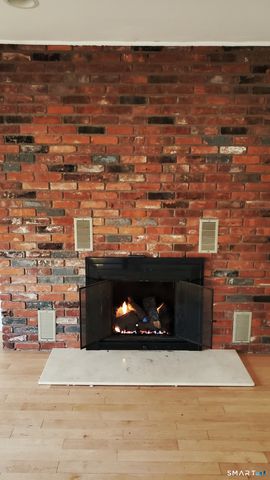 1380 Paradise Avenue, Hamden, CT 06514