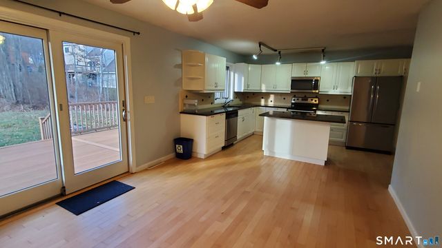 1380 Paradise Avenue, Hamden, CT 06514