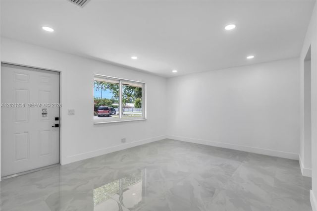 821 SW 7th Ave 2, Hallandale Beach, FL 33009