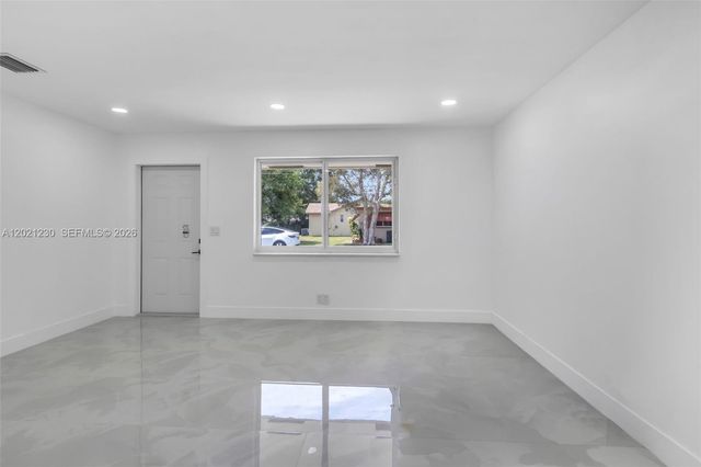821 SW 7th Ave 2, Hallandale Beach, FL 33009