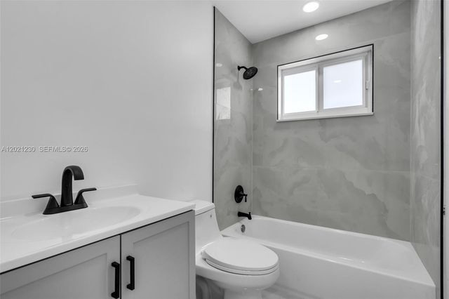 821 SW 7th Ave 2, Hallandale Beach, FL 33009