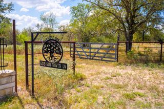 595 Sir David, Poteet, TX 78065