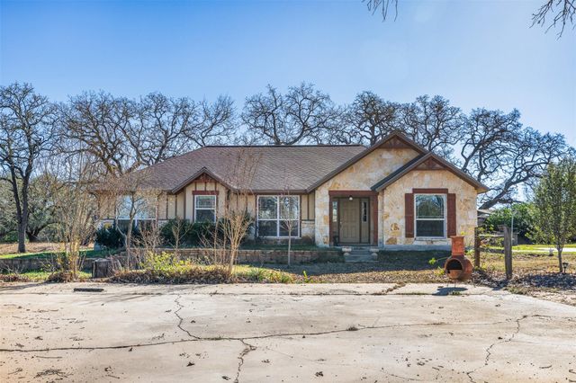 2412 County Road 424, Dime Box, TX 77853