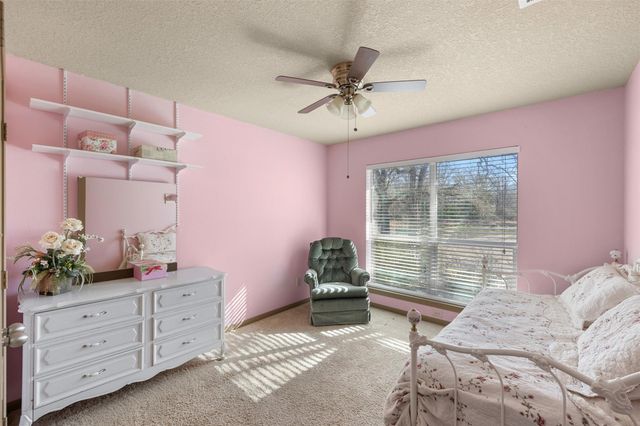 2412 County Road 424, Dime Box, TX 77853