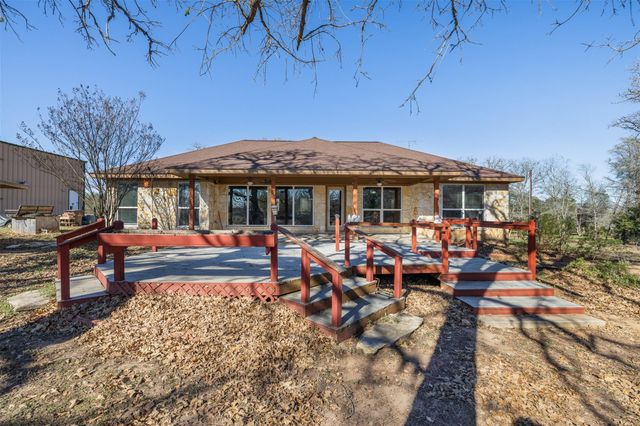 2412 County Road 424, Dime Box, TX 77853