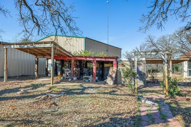 2412 County Road 424, Dime Box, TX 77853