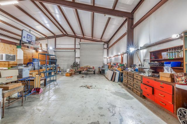 2412 County Road 424, Dime Box, TX 77853