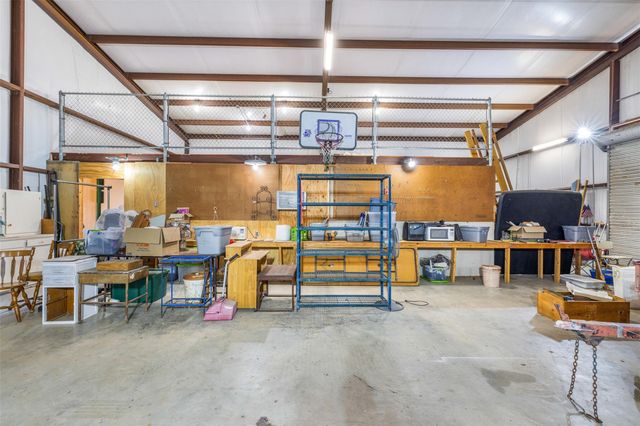 2412 County Road 424, Dime Box, TX 77853