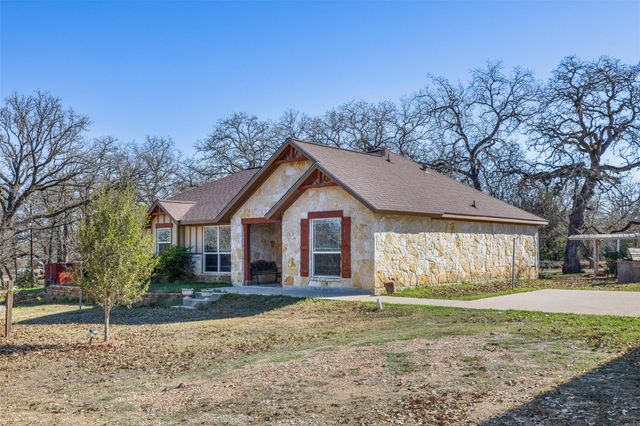2412 County Road 424, Dime Box, TX 77853