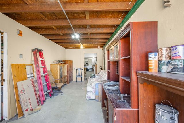 2412 County Road 424, Dime Box, TX 77853