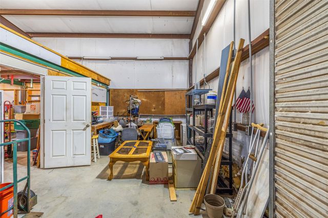 2412 County Road 424, Dime Box, TX 77853