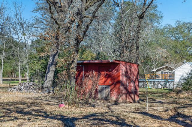 2412 County Road 424, Dime Box, TX 77853