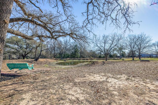 2412 County Road 424, Dime Box, TX 77853