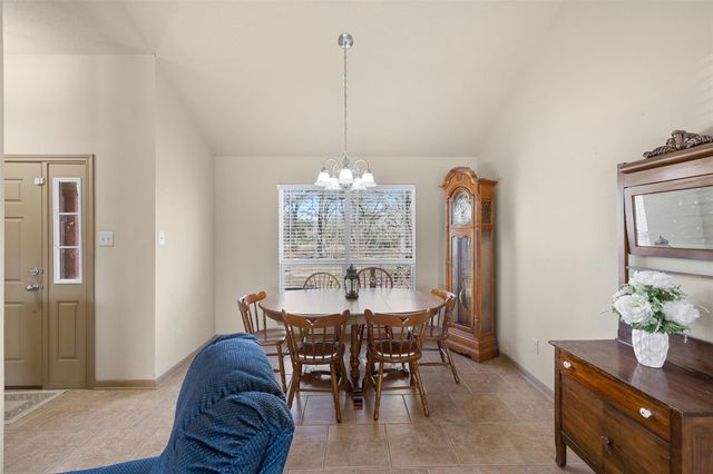 2412 County Road 424, Dime Box, TX 77853