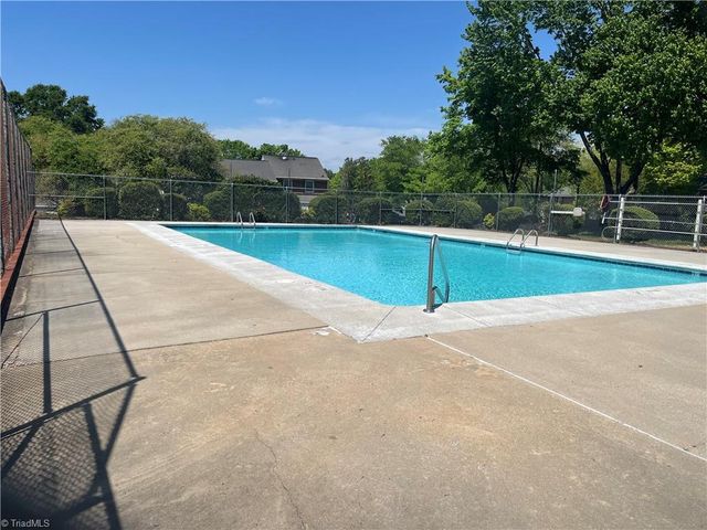 3959 Valley Court A, Winston-salem, NC 27106