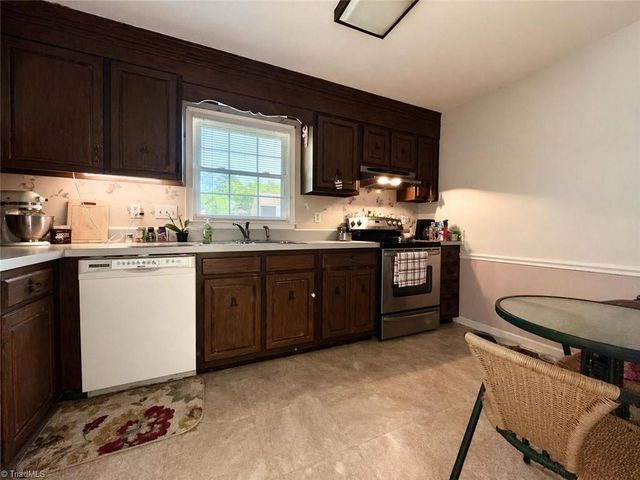 3959 Valley Court A, Winston-salem, NC 27106