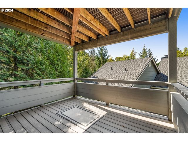 1726 Nw MILLER HILL Pl, Portland, OR 97229