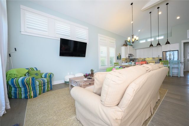 116 Reserve Lane, Rockport, TX 78382