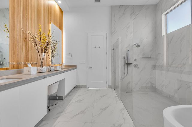 5765 SW 104th Ter, Cooper City, FL 33328