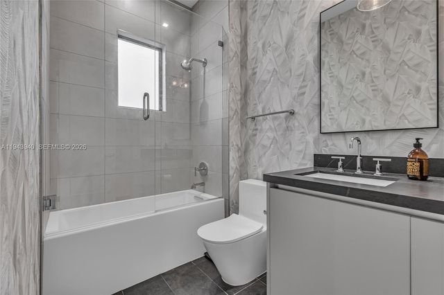 5765 SW 104th Ter, Cooper City, FL 33328