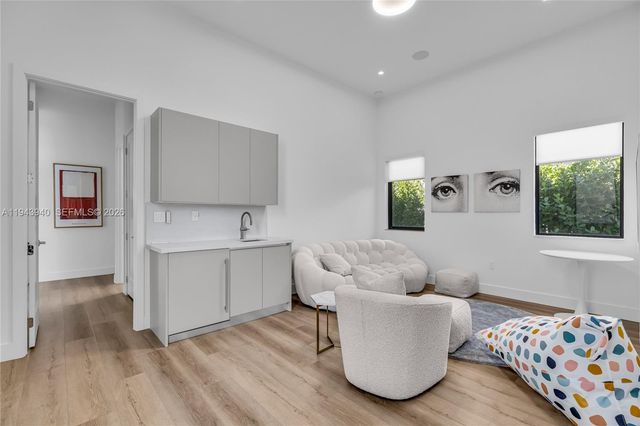 5765 SW 104th Ter, Cooper City, FL 33328