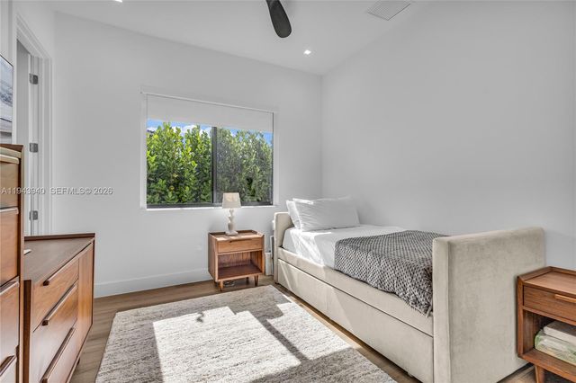 5765 SW 104th Ter, Cooper City, FL 33328