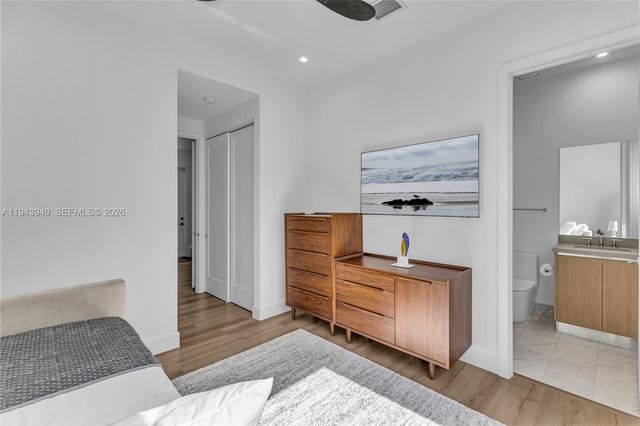 5765 SW 104th Ter, Cooper City, FL 33328