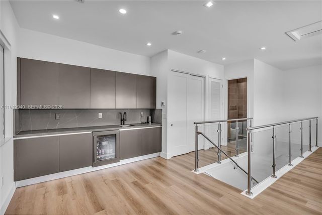 5765 SW 104th Ter, Cooper City, FL 33328