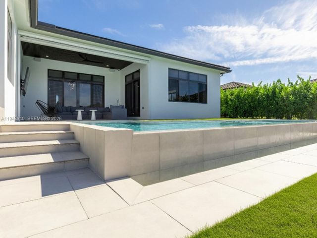 5765 SW 104th Ter, Cooper City, FL 33328