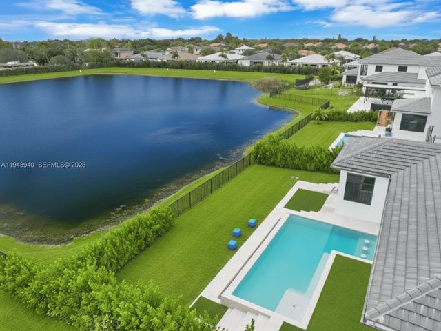 5765 SW 104th Ter, Cooper City, FL 33328