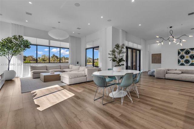 5765 SW 104th Ter, Cooper City, FL 33328