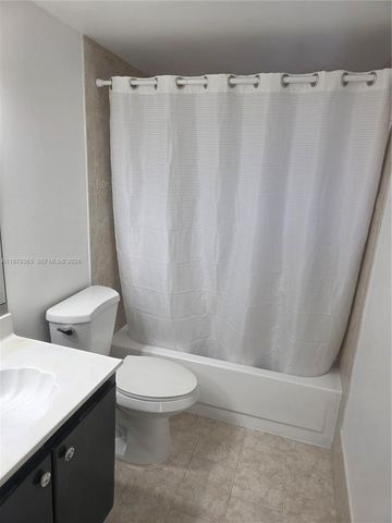 8015 SW 107th Ave 313, Miami, FL 33173