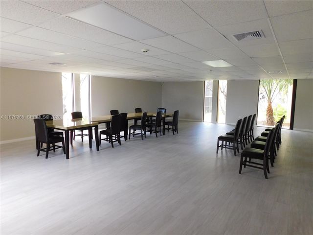 8015 SW 107th Ave 313, Miami, FL 33173