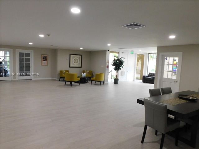 8015 SW 107th Ave 313, Miami, FL 33173