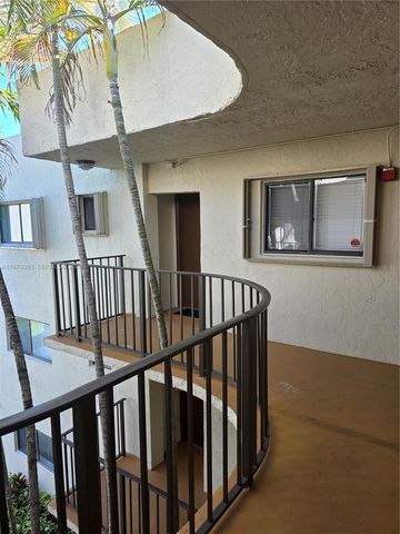 8015 SW 107th Ave 313, Miami, FL 33173