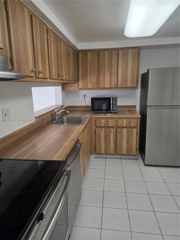 8015 SW 107th Ave 313, Miami, FL 33173