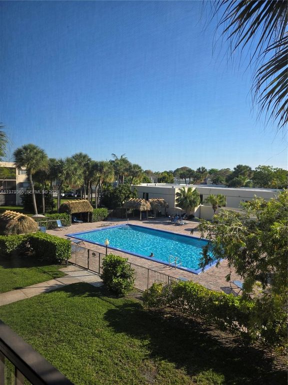 8015 SW 107th Ave 313, Miami, FL 33173