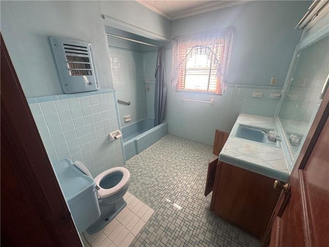 6305 SHREVEPORT Highway, Pineville, LA 71360