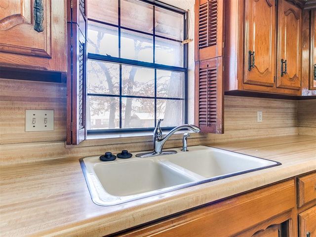 1615 Oak Lane, Oklahoma City, OK 73127