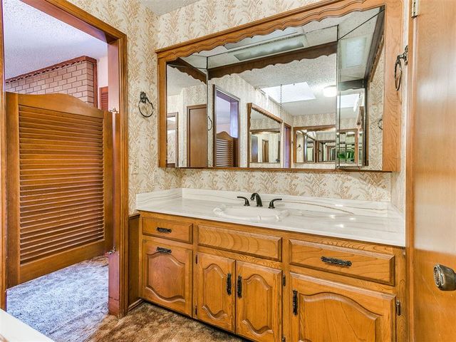 1615 Oak Lane, Oklahoma City, OK 73127